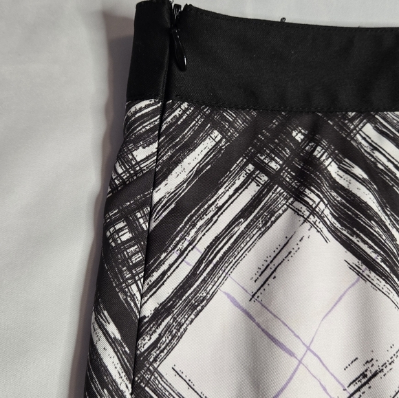 Greg Norman Black And White Golf Skort – Size 12, Comfort Waist, Slash Pockets - Picture 8 of 10
